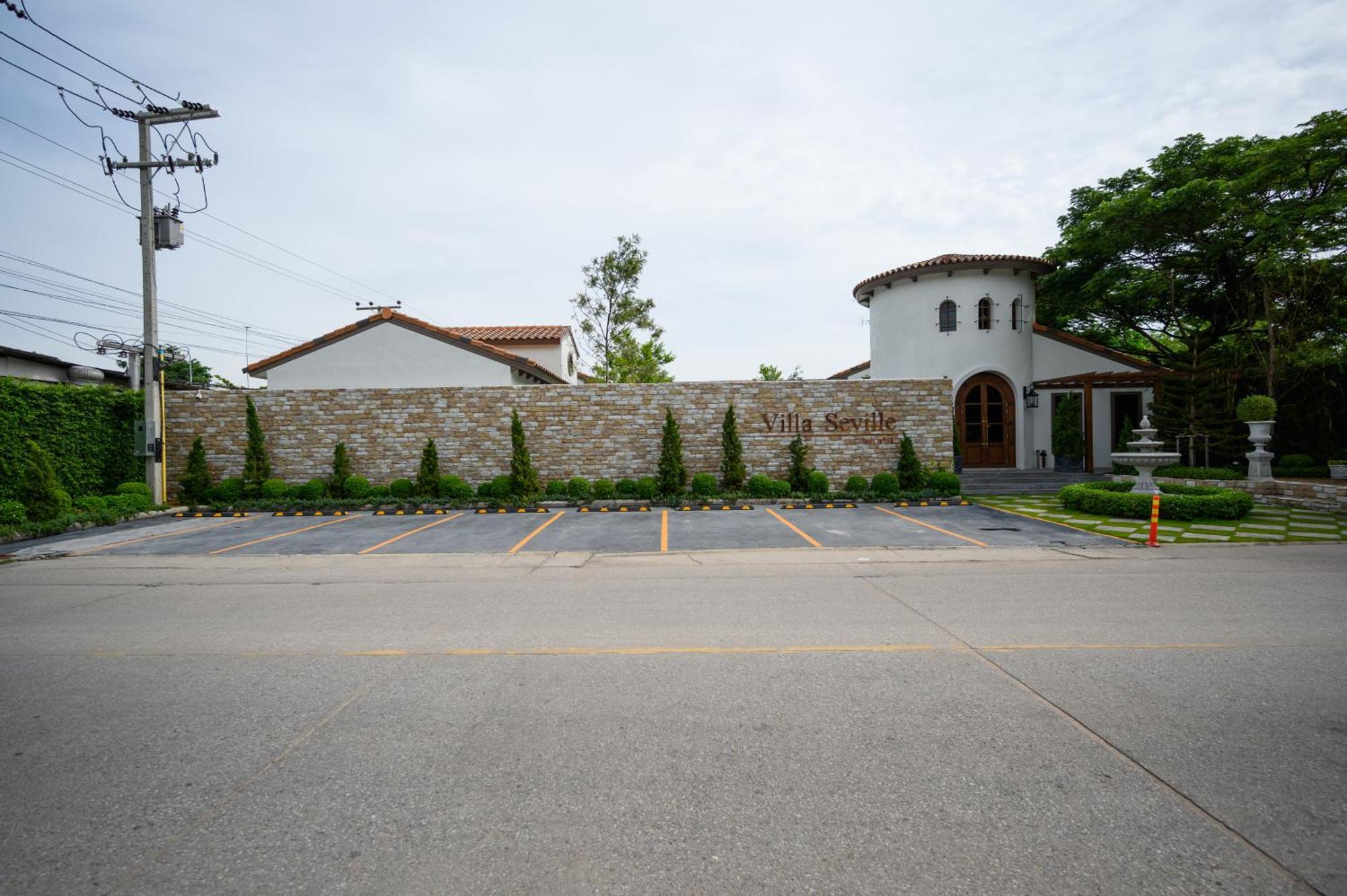 Villa Seville Хуа Хин Екстериор снимка